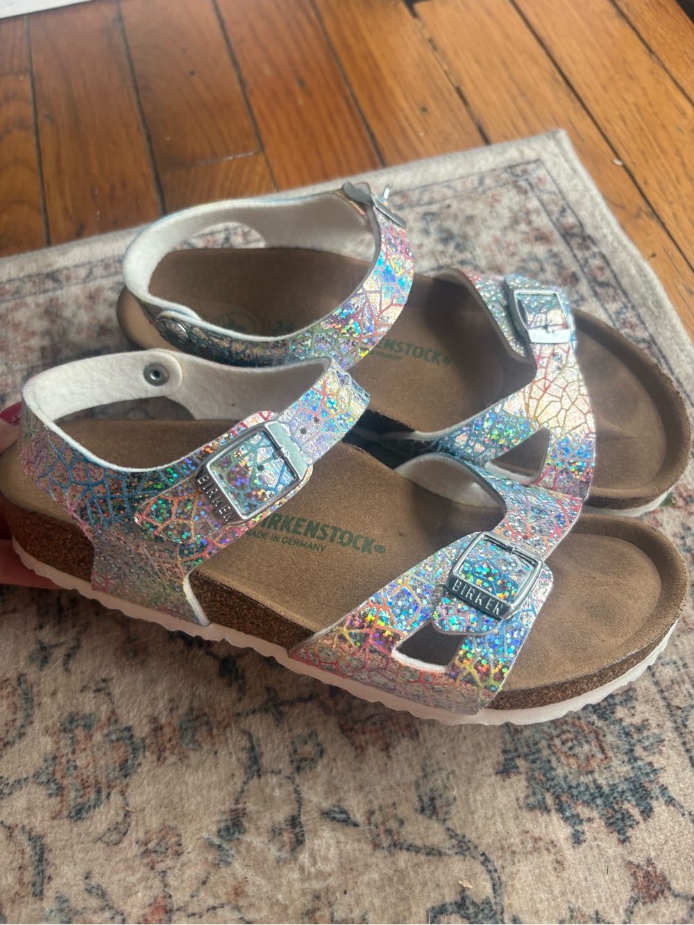 Birkenstock Kids Girls Size 34 Holographic Adjustable Double-Strap Sandals 3-3.5